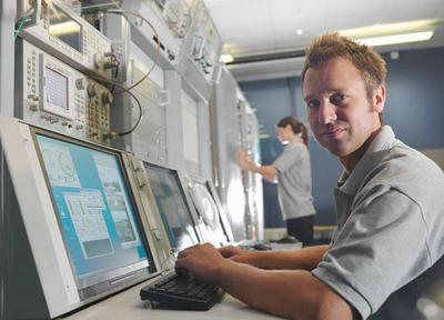 从运维到架构 计算机网络技术人员的职业成长路径与规划